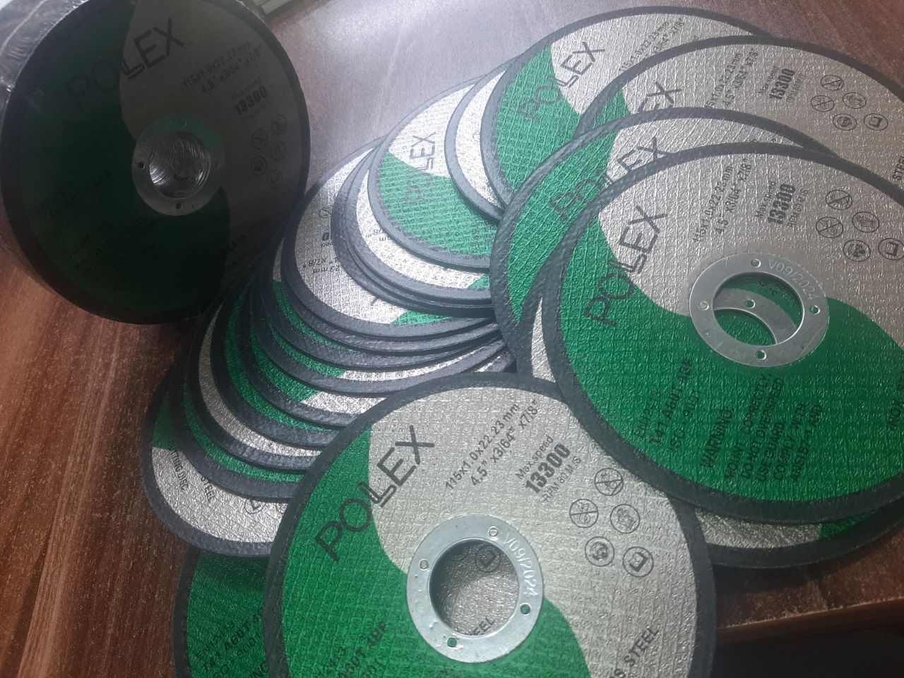 استیل بر  115  پلکس زیر قیمت چین ضمانت عودت بسته بندی ترو تمیز تعداد محدودی مانده کارتن 600عددی